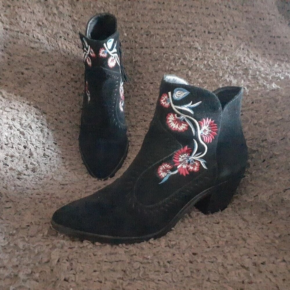 REBECCA MINKOFF-LULU-Embroidered Black Suede Boots-8.5M-Excellent